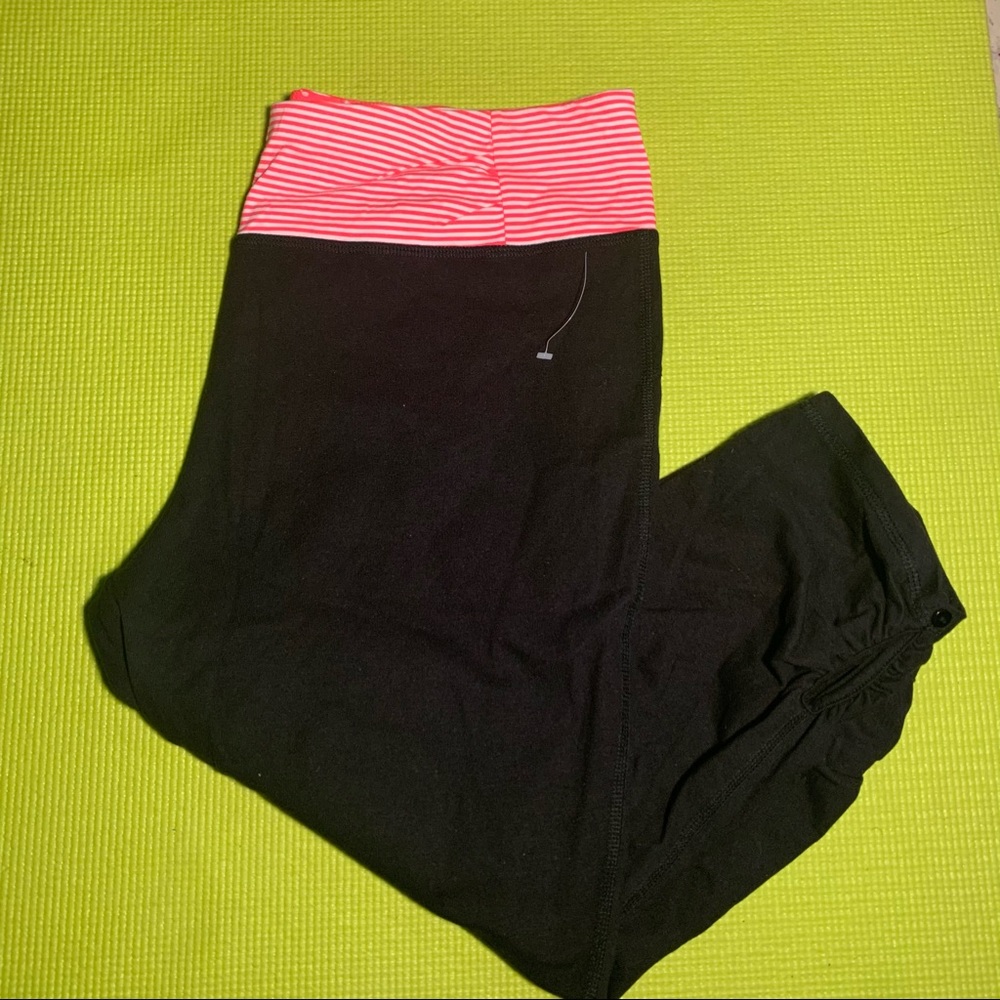 2 Made for life Capri Leggings PL NWOT - Picture 2 of 9